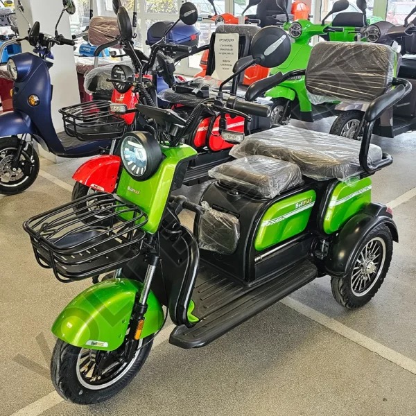 Електрическа триколка bullmax c2 с 5 батерии, 3 места, крачна спирачка, led дисплей, 1500w/60v/20ah, green
