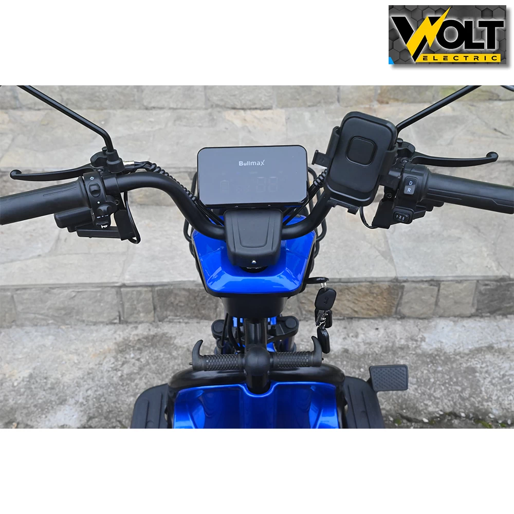 Електрическа триколка bullmax c2 с 5 батерии, 3 места, крачна спирачка, led дисплей, 1500w/60v/20ah, син цвят