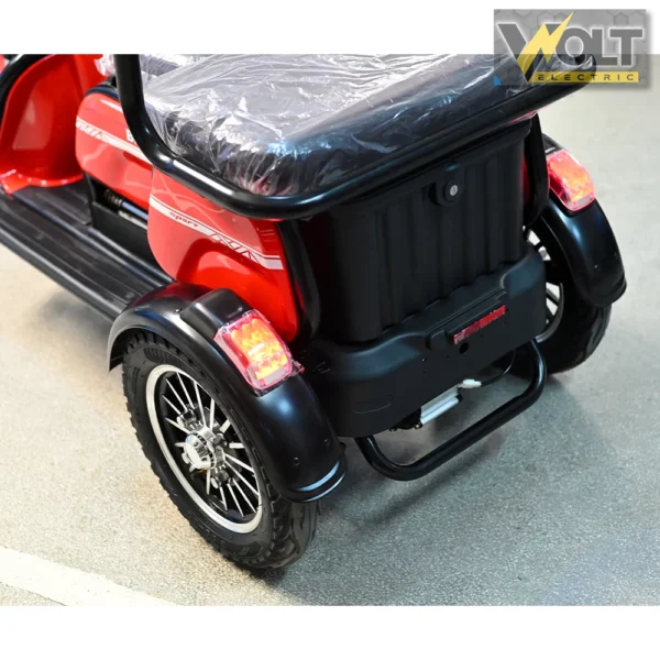 Електрическа триколка bullmax c2 с 5 батерии, 3 места, крачна спирачка, led дисплей, 1500w/60v/20ah, червен цвят