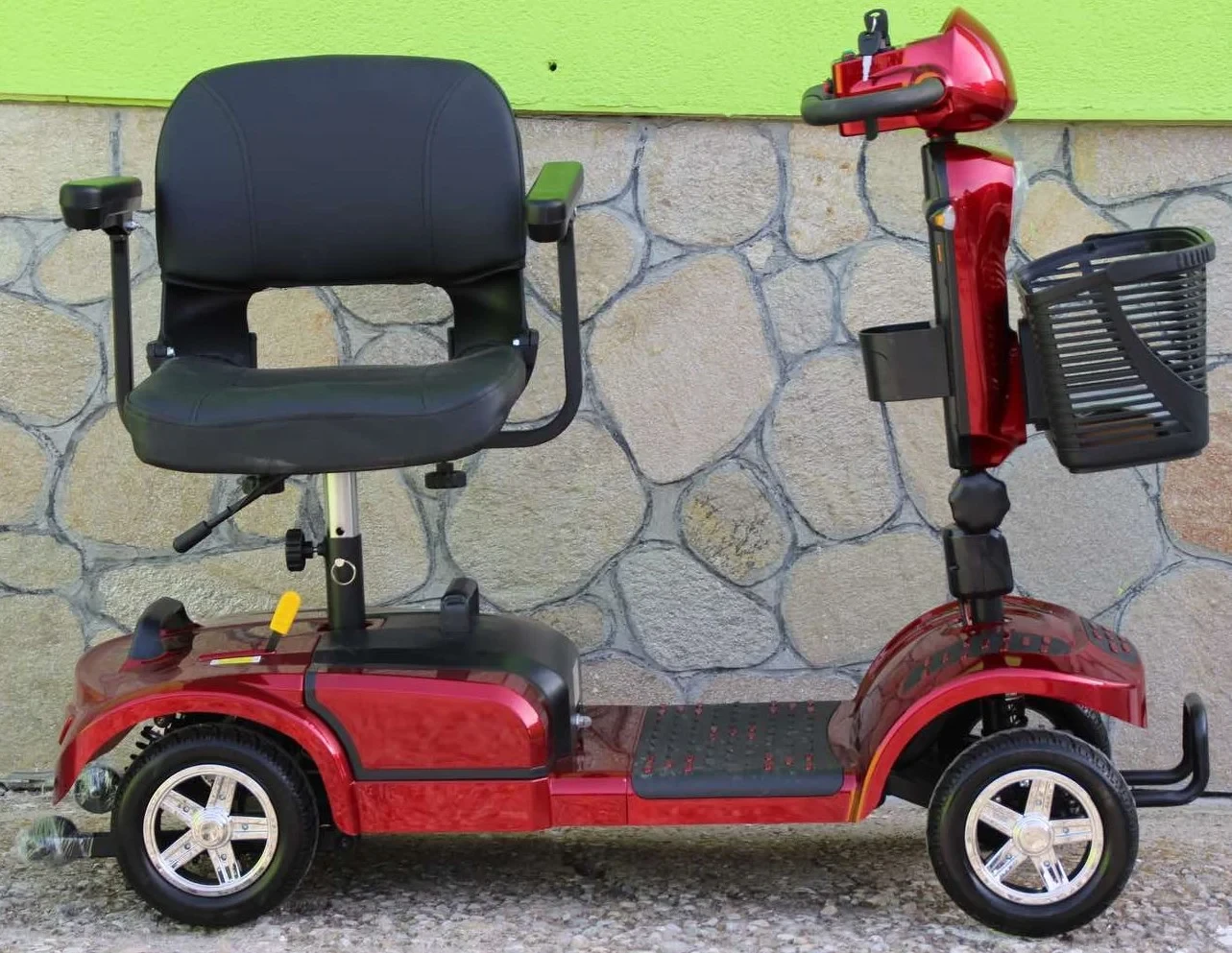 Инвалидна електрическа четириколка maxmotors 350w със сваляема батерия и maxi гуми, червена