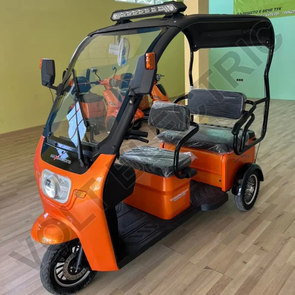 Двуместна карго триколка max motors с покрив, led бар и аудио система, камера, 2000w, 60v