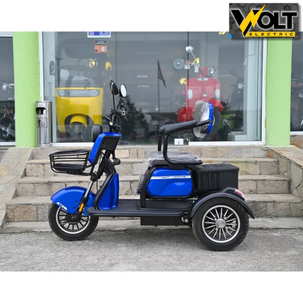 Електрическа триколка bullmax c2 с 5 батерии, 3 места, крачна спирачка, led дисплей, 1500w/60v/20ah, син цвят