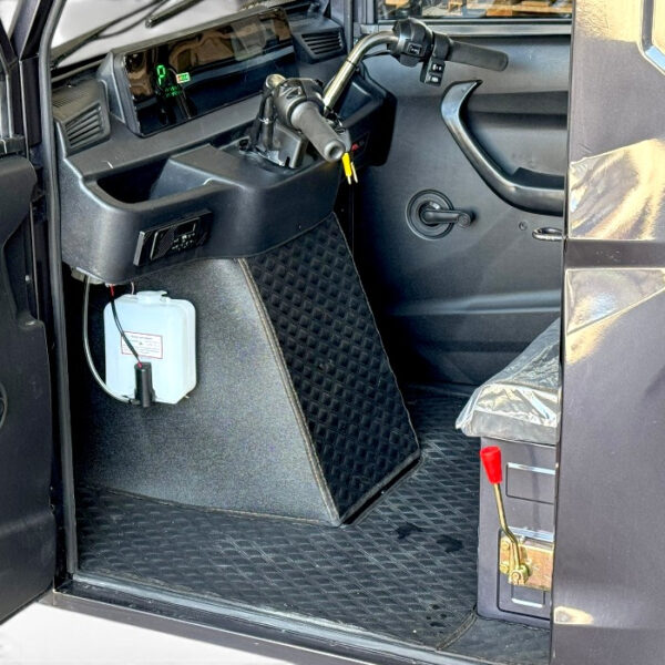 Професионална товарна електрическа триколка с кабина, товароносимост 600 кг, bullmax cargo cab 4000w