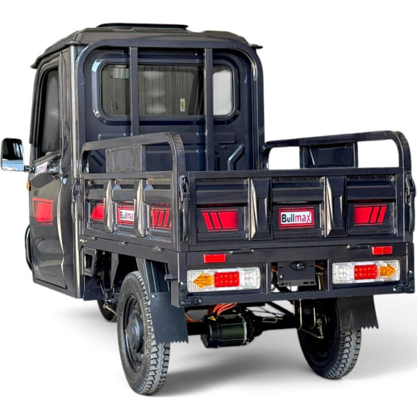 Професионална товарна електрическа триколка с кабина, товароносимост 600 кг, bullmax cargo cab 4000w