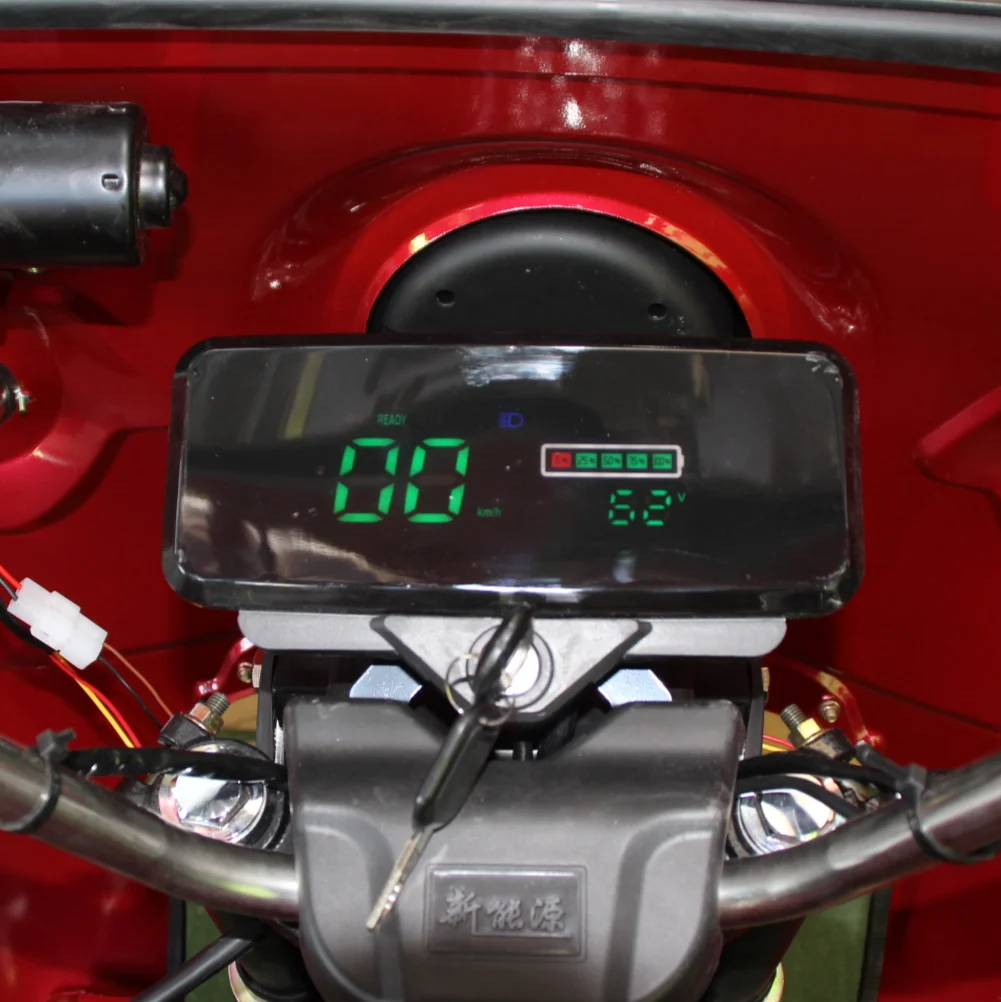 Селскостопанска товарна електрическа триколка 2000w с покрив (600 кг товар, 60v 45ah)